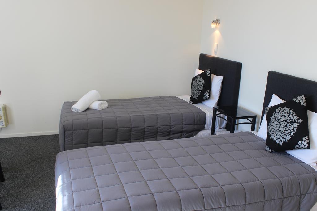 Malones Spa Motel โรโตรัว ภายนอก รูปภาพ